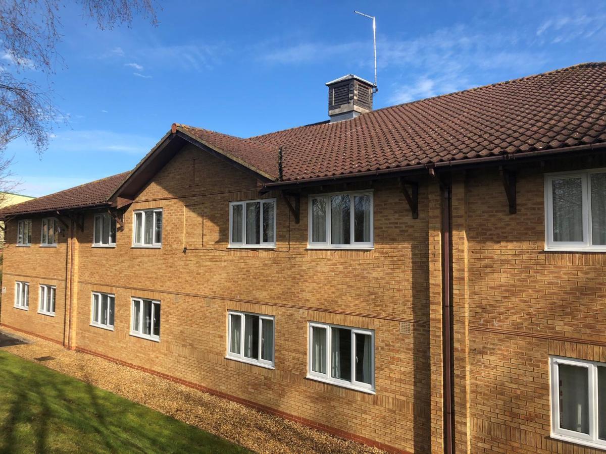National Badminton Centre Lodge & Health Club Milton Keynes Esterno foto